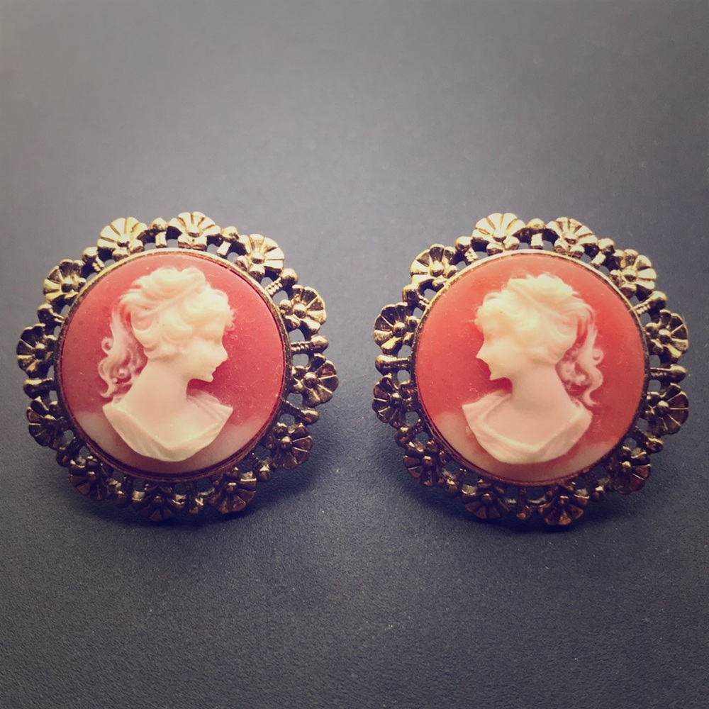 Vintage style earrings